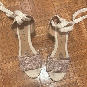 Amiani Women's Cream Sandals